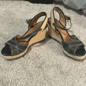 Clark’s size 9 wedges